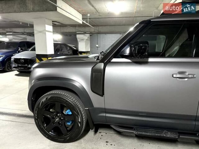 Серый Ленд Ровер Дефендер, объемом двигателя 3 л и пробегом 26 тыс. км за 84000 $, фото 7 на Automoto.ua