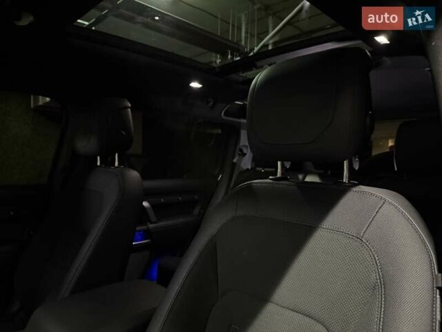 Серый Ленд Ровер Дефендер, объемом двигателя 5 л и пробегом 10 тыс. км за 147500 $, фото 41 на Automoto.ua