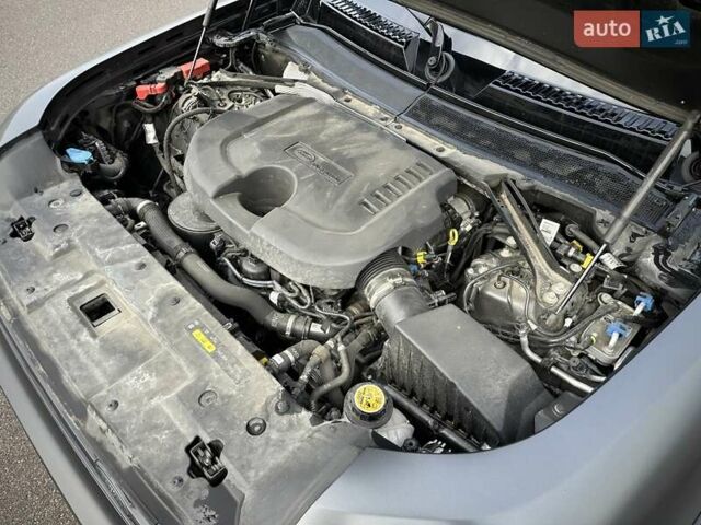 Сірий Ленд Ровер Дефендер, об'ємом двигуна 3 л та пробігом 49 тис. км за 85700 $, фото 34 на Automoto.ua