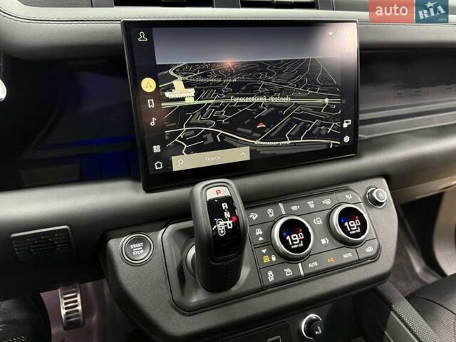 Серый Ленд Ровер Дефендер, объемом двигателя 5 л и пробегом 10 тыс. км за 147500 $, фото 54 на Automoto.ua