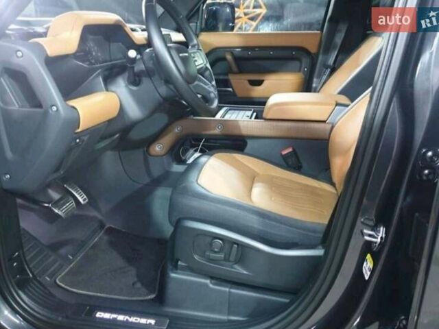 Серый Ленд Ровер Дефендер, объемом двигателя 3 л и пробегом 101 тыс. км за 69000 $, фото 4 на Automoto.ua