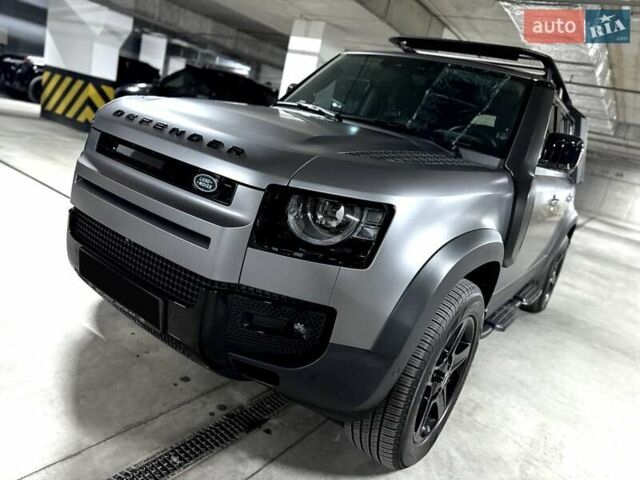 Серый Ленд Ровер Дефендер, объемом двигателя 3 л и пробегом 26 тыс. км за 84000 $, фото 3 на Automoto.ua