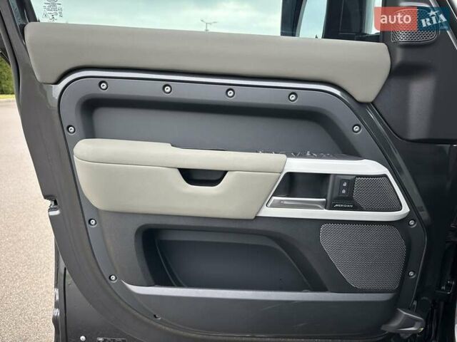 Сірий Ленд Ровер Дефендер, об'ємом двигуна 3 л та пробігом 49 тис. км за 85700 $, фото 11 на Automoto.ua