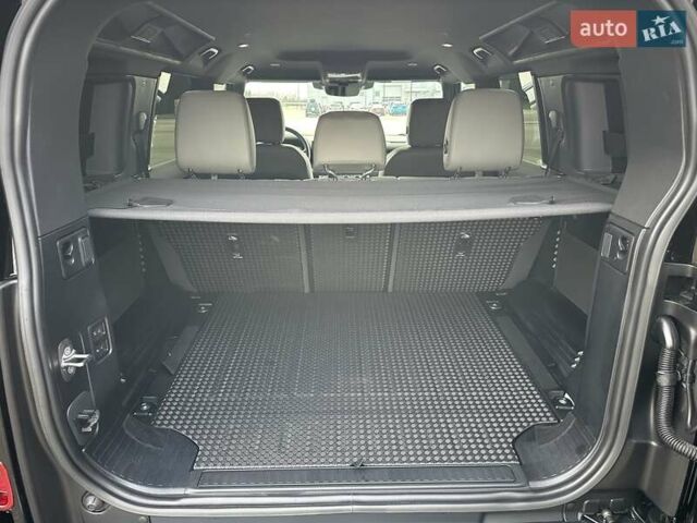 Сірий Ленд Ровер Дефендер, об'ємом двигуна 3 л та пробігом 49 тис. км за 85700 $, фото 31 на Automoto.ua