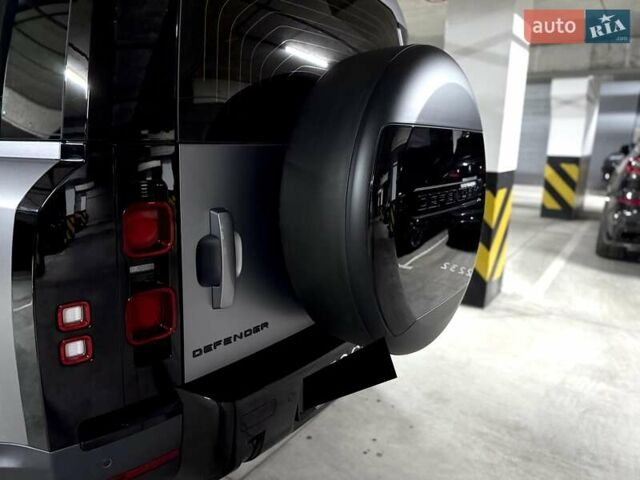 Сірий Ленд Ровер Дефендер, об'ємом двигуна 3 л та пробігом 26 тис. км за 83000 $, фото 13 на Automoto.ua