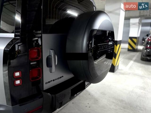 Серый Ленд Ровер Дефендер, объемом двигателя 3 л и пробегом 26 тыс. км за 88000 $, фото 13 на Automoto.ua