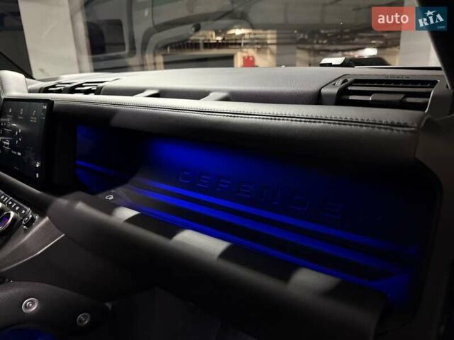 Серый Ленд Ровер Дефендер, объемом двигателя 5 л и пробегом 10 тыс. км за 147500 $, фото 85 на Automoto.ua