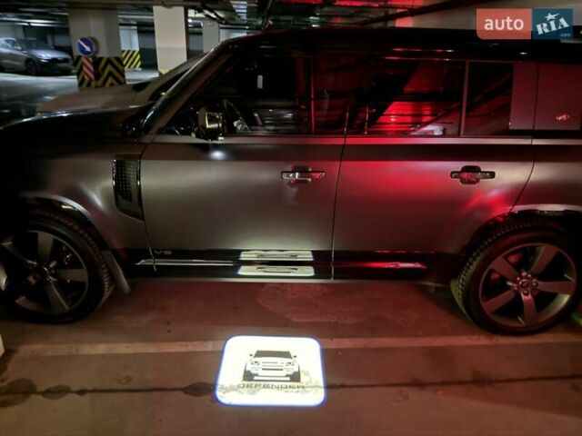 Серый Ленд Ровер Дефендер, объемом двигателя 5 л и пробегом 10 тыс. км за 147500 $, фото 32 на Automoto.ua