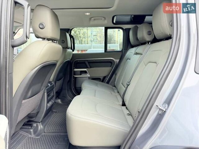 Серый Ленд Ровер Дефендер, объемом двигателя 3 л и пробегом 30 тыс. км за 81999 $, фото 25 на Automoto.ua