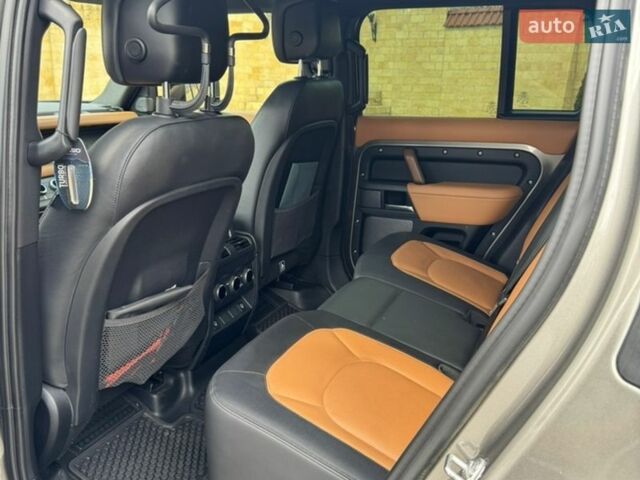 Сірий Ленд Ровер Дефендер, об'ємом двигуна 3 л та пробігом 89 тис. км за 78000 $, фото 15 на Automoto.ua