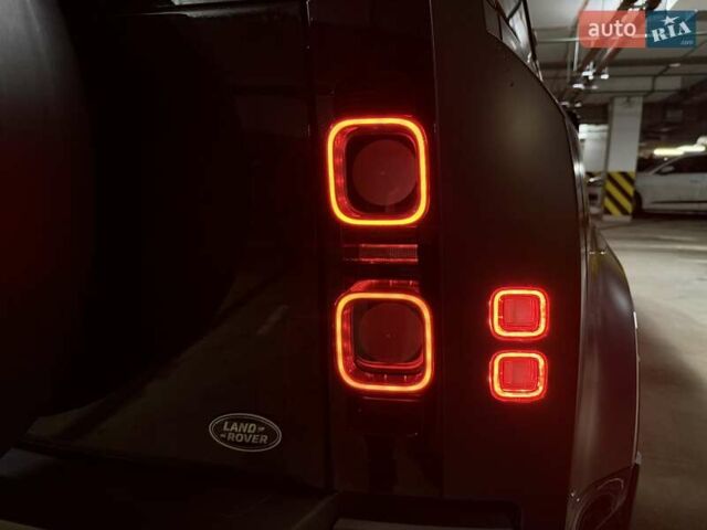 Серый Ленд Ровер Дефендер, объемом двигателя 5 л и пробегом 10 тыс. км за 147500 $, фото 30 на Automoto.ua
