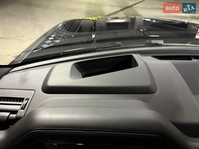 Серый Ленд Ровер Дефендер, объемом двигателя 5 л и пробегом 10 тыс. км за 147500 $, фото 49 на Automoto.ua