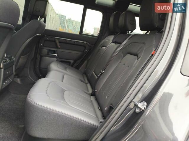 Серый Ленд Ровер Дефендер, объемом двигателя 3 л и пробегом 72 тыс. км за 87823 $, фото 47 на Automoto.ua