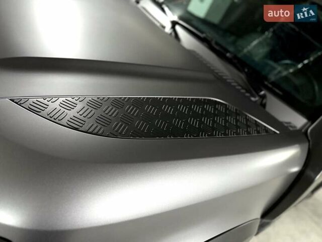 Серый Ленд Ровер Дефендер, объемом двигателя 3 л и пробегом 26 тыс. км за 88000 $, фото 6 на Automoto.ua