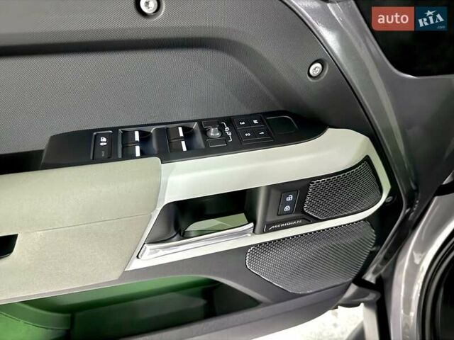 Серый Ленд Ровер Дефендер, объемом двигателя 3 л и пробегом 26 тыс. км за 79500 $, фото 23 на Automoto.ua