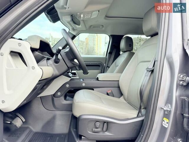 Серый Ленд Ровер Дефендер, объемом двигателя 3 л и пробегом 30 тыс. км за 81999 $, фото 31 на Automoto.ua