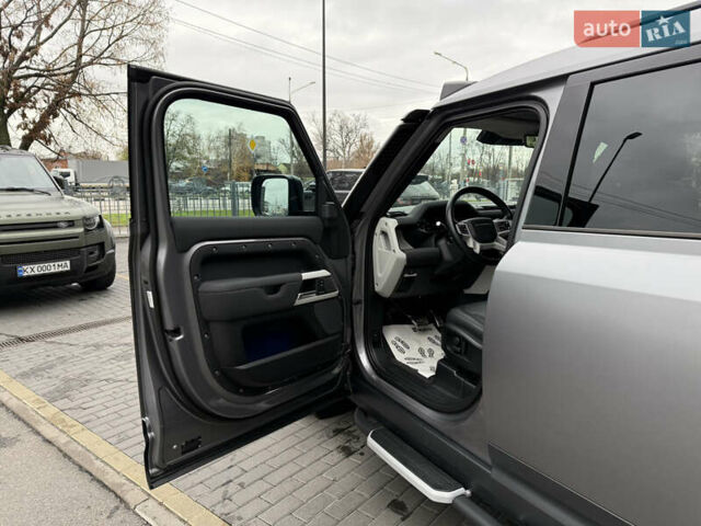 Серый Ленд Ровер Дефендер, объемом двигателя 3 л и пробегом 82 тыс. км за 92000 $, фото 15 на Automoto.ua