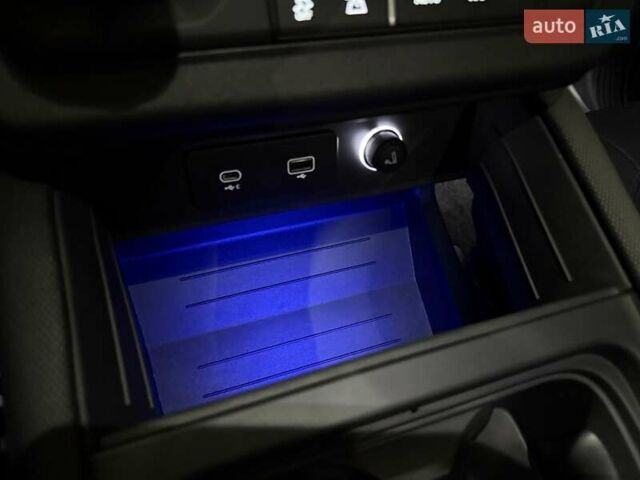 Серый Ленд Ровер Дефендер, объемом двигателя 5 л и пробегом 10 тыс. км за 147500 $, фото 71 на Automoto.ua