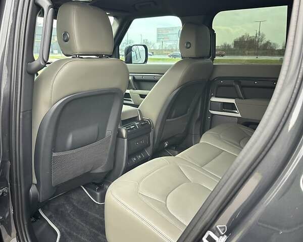 Сірий Ленд Ровер Дефендер, об'ємом двигуна 3 л та пробігом 49 тис. км за 85700 $, фото 18 на Automoto.ua