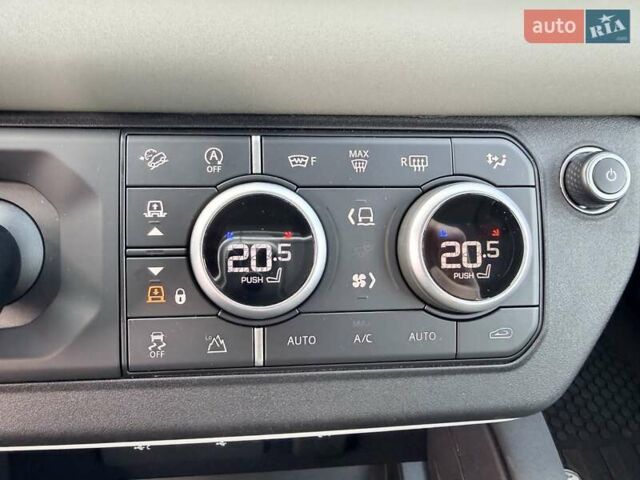 Серый Ленд Ровер Дефендер, объемом двигателя 3 л и пробегом 30 тыс. км за 81999 $, фото 35 на Automoto.ua