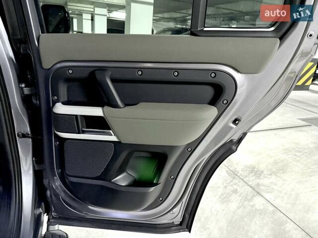 Сірий Ленд Ровер Дефендер, об'ємом двигуна 3 л та пробігом 26 тис. км за 79500 $, фото 33 на Automoto.ua