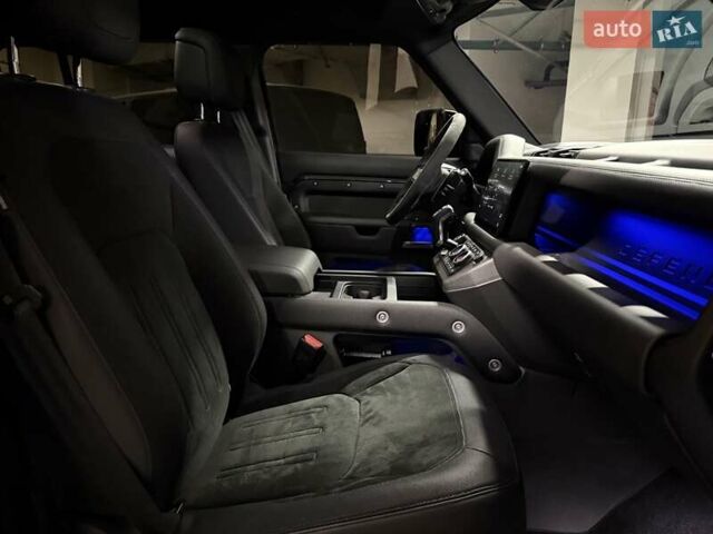 Серый Ленд Ровер Дефендер, объемом двигателя 5 л и пробегом 10 тыс. км за 147500 $, фото 87 на Automoto.ua