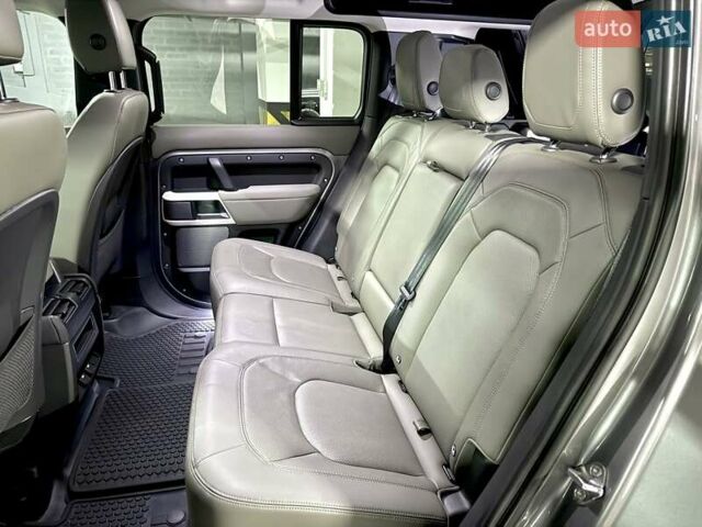 Серый Ленд Ровер Дефендер, объемом двигателя 3 л и пробегом 26 тыс. км за 88000 $, фото 29 на Automoto.ua