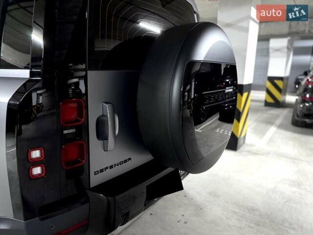 Серый Ленд Ровер Дефендер, объемом двигателя 3 л и пробегом 26 тыс. км за 79999 $, фото 13 на Automoto.ua