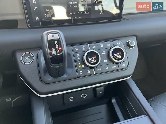 Серый Ленд Ровер Дефендер, объемом двигателя 3 л и пробегом 22 тыс. км за 77500 $, фото 18 на Automoto.ua