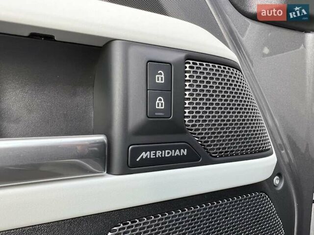 Серый Ленд Ровер Дефендер, объемом двигателя 3 л и пробегом 22 тыс. км за 77500 $, фото 10 на Automoto.ua