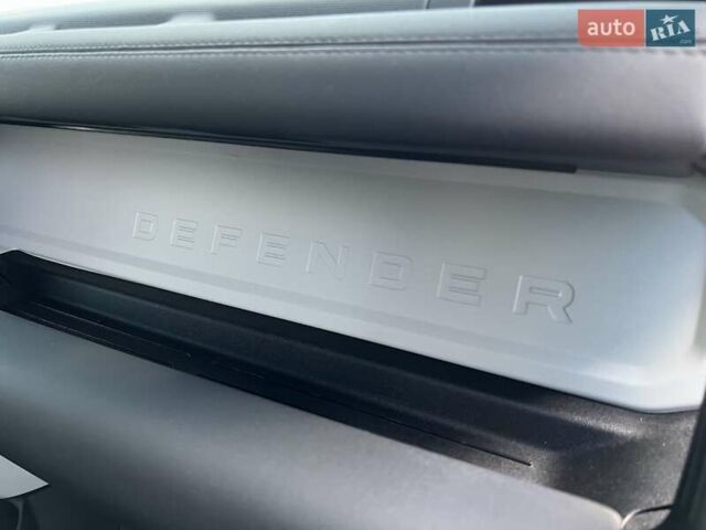 Серый Ленд Ровер Дефендер, объемом двигателя 3 л и пробегом 22 тыс. км за 77500 $, фото 28 на Automoto.ua