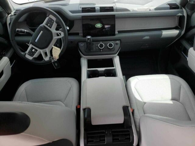 Сірий Ленд Ровер Дефендер, об'ємом двигуна 3 л та пробігом 5 тис. км за 58500 $, фото 7 на Automoto.ua