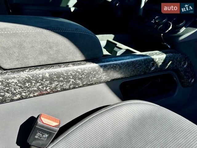 Серый Ленд Ровер Дефендер, объемом двигателя 5 л и пробегом 5 тыс. км за 265000 $, фото 11 на Automoto.ua