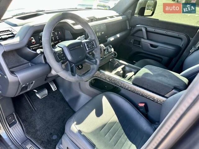 Серый Ленд Ровер Дефендер, объемом двигателя 5 л и пробегом 5 тыс. км за 265000 $, фото 22 на Automoto.ua