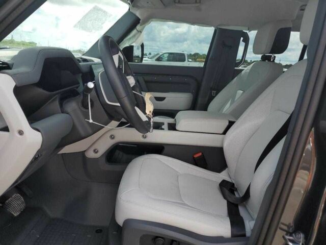 Сірий Ленд Ровер Дефендер, об'ємом двигуна 3 л та пробігом 5 тис. км за 58500 $, фото 6 на Automoto.ua