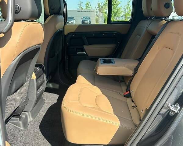 Сірий Ленд Ровер Дефендер, об'ємом двигуна 3 л та пробігом 4 тис. км за 120542 $, фото 29 на Automoto.ua