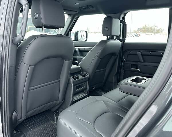 Серый Ленд Ровер Дефендер, объемом двигателя 3 л и пробегом 10 тыс. км за 115000 $, фото 18 на Automoto.ua