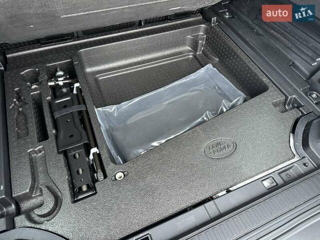 Серый Ленд Ровер Дефендер, объемом двигателя 3 л и пробегом 10 тыс. км за 115000 $, фото 33 на Automoto.ua