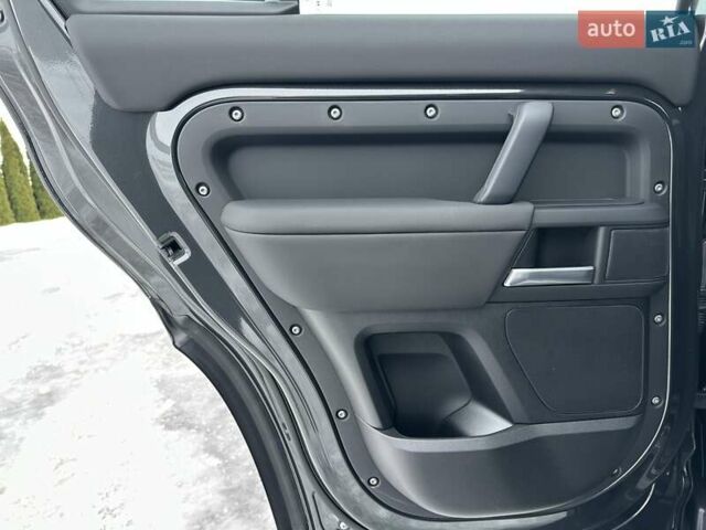 Серый Ленд Ровер Дефендер, объемом двигателя 3 л и пробегом 10 тыс. км за 115000 $, фото 19 на Automoto.ua