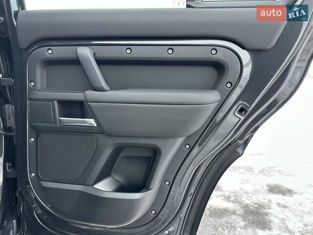 Серый Ленд Ровер Дефендер, объемом двигателя 3 л и пробегом 10 тыс. км за 115000 $, фото 26 на Automoto.ua