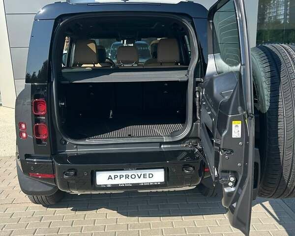Ленд Ровер Дефендер 2025 у Києві на Automoto.ua Сірий Ленд Ровер Дефендер, об'ємом двигуна 3 л та пробігом 2 тис. км за 121594 $, фото 30 на Automoto.ua