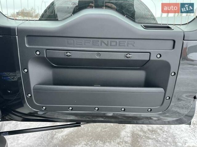 Серый Ленд Ровер Дефендер, объемом двигателя 3 л и пробегом 10 тыс. км за 115000 $, фото 32 на Automoto.ua
