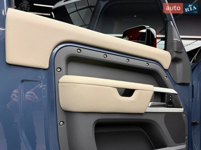 Синий Ленд Ровер Дефендер, объемом двигателя 3 л и пробегом 28 тыс. км за 68500 $, фото 24 на Automoto.ua