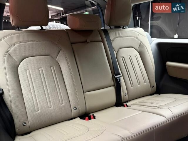 Синий Ленд Ровер Дефендер, объемом двигателя 3 л и пробегом 28 тыс. км за 68500 $, фото 37 на Automoto.ua