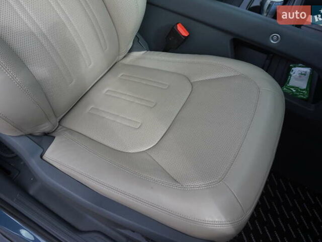 Синий Ленд Ровер Дефендер, объемом двигателя 3 л и пробегом 27 тыс. км за 74900 $, фото 27 на Automoto.ua