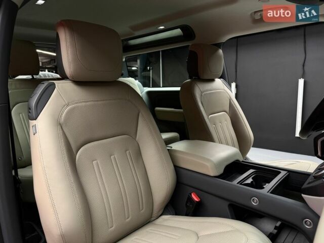 Синий Ленд Ровер Дефендер, объемом двигателя 3 л и пробегом 28 тыс. км за 68500 $, фото 42 на Automoto.ua