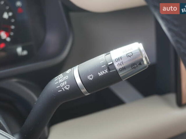 Синий Ленд Ровер Дефендер, объемом двигателя 3 л и пробегом 27 тыс. км за 74900 $, фото 42 на Automoto.ua