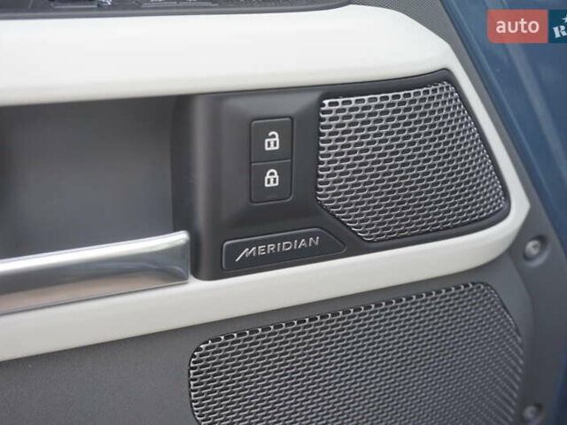 Синий Ленд Ровер Дефендер, объемом двигателя 3 л и пробегом 27 тыс. км за 74900 $, фото 18 на Automoto.ua