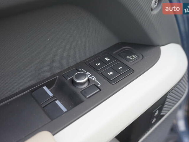 Синий Ленд Ровер Дефендер, объемом двигателя 3 л и пробегом 27 тыс. км за 74900 $, фото 17 на Automoto.ua