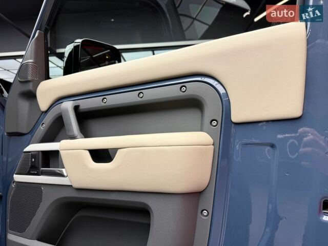 Синий Ленд Ровер Дефендер, объемом двигателя 3 л и пробегом 28 тыс. км за 68500 $, фото 40 на Automoto.ua